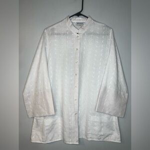 Vintage Teddi Women's White Eyelet Button Down Shirt